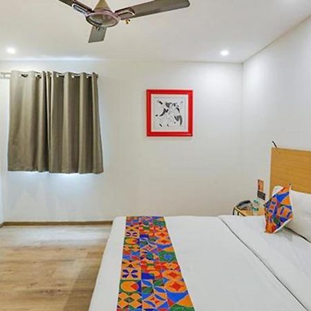 Fabhotel F9 Sector 58 Noida Esterno foto