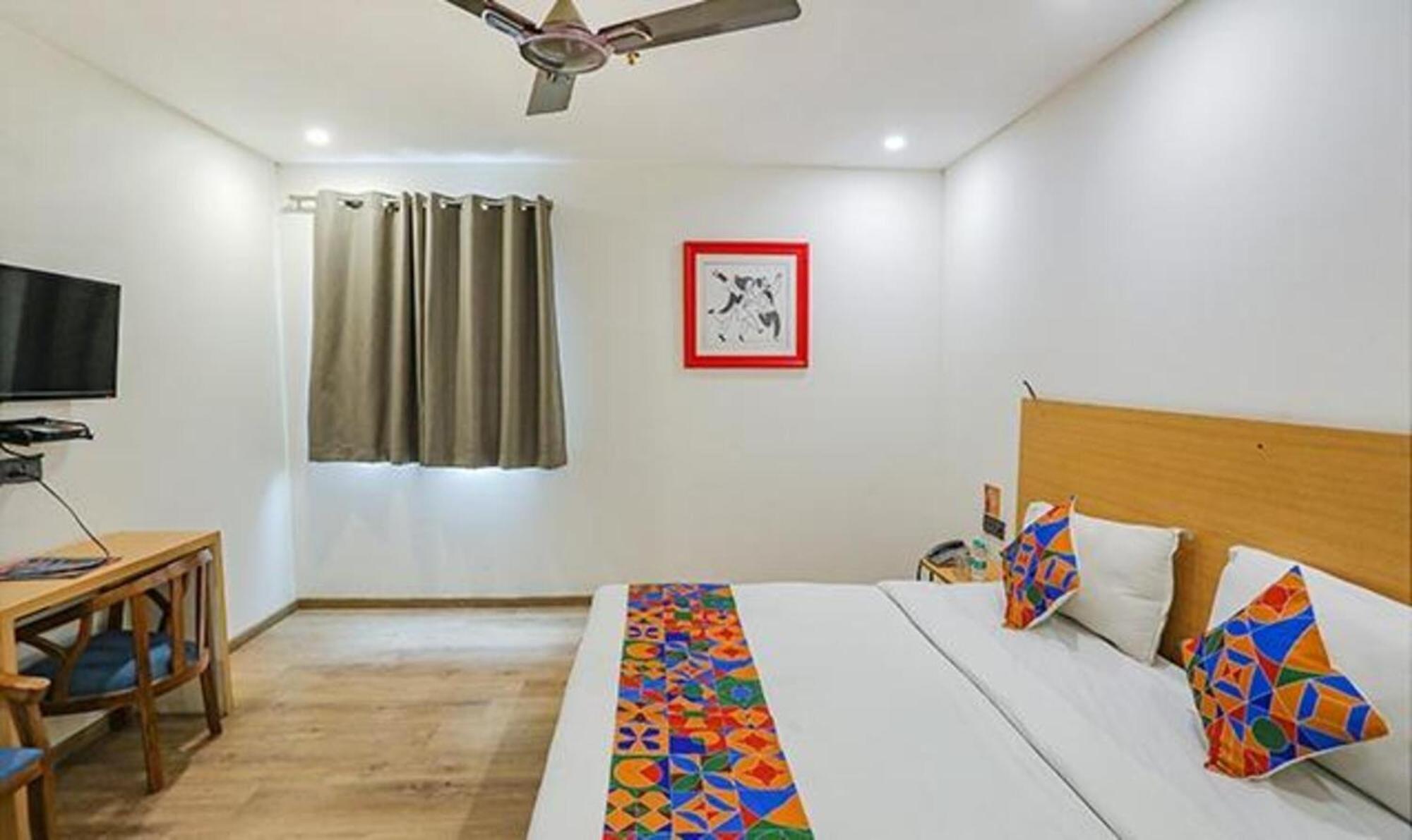 Fabhotel F9 Sector 58 Noida Esterno foto