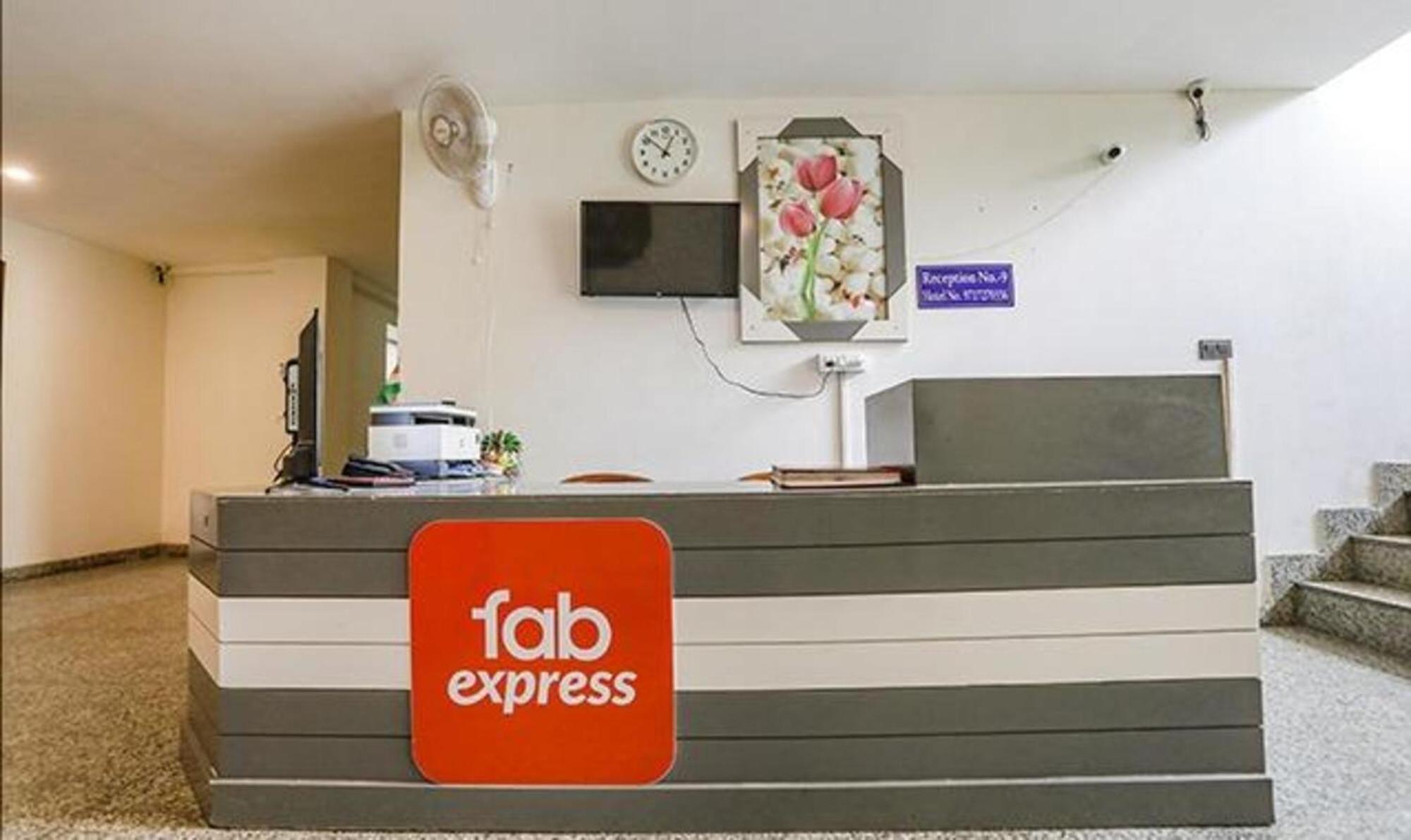 Fabhotel F9 Sector 58 Noida Esterno foto