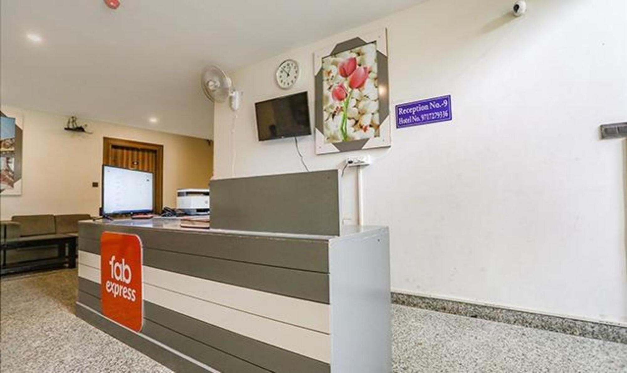 Fabhotel F9 Sector 58 Noida Esterno foto