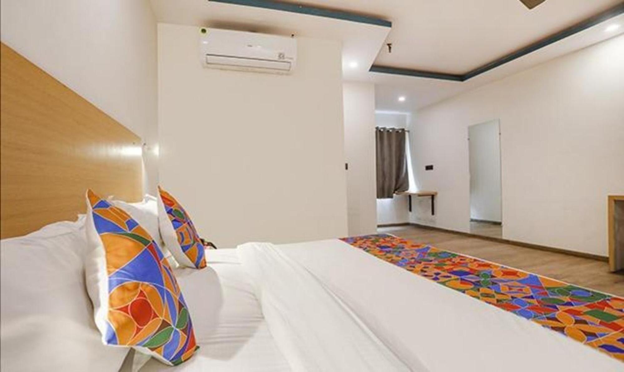 Fabhotel F9 Sector 58 Noida Esterno foto