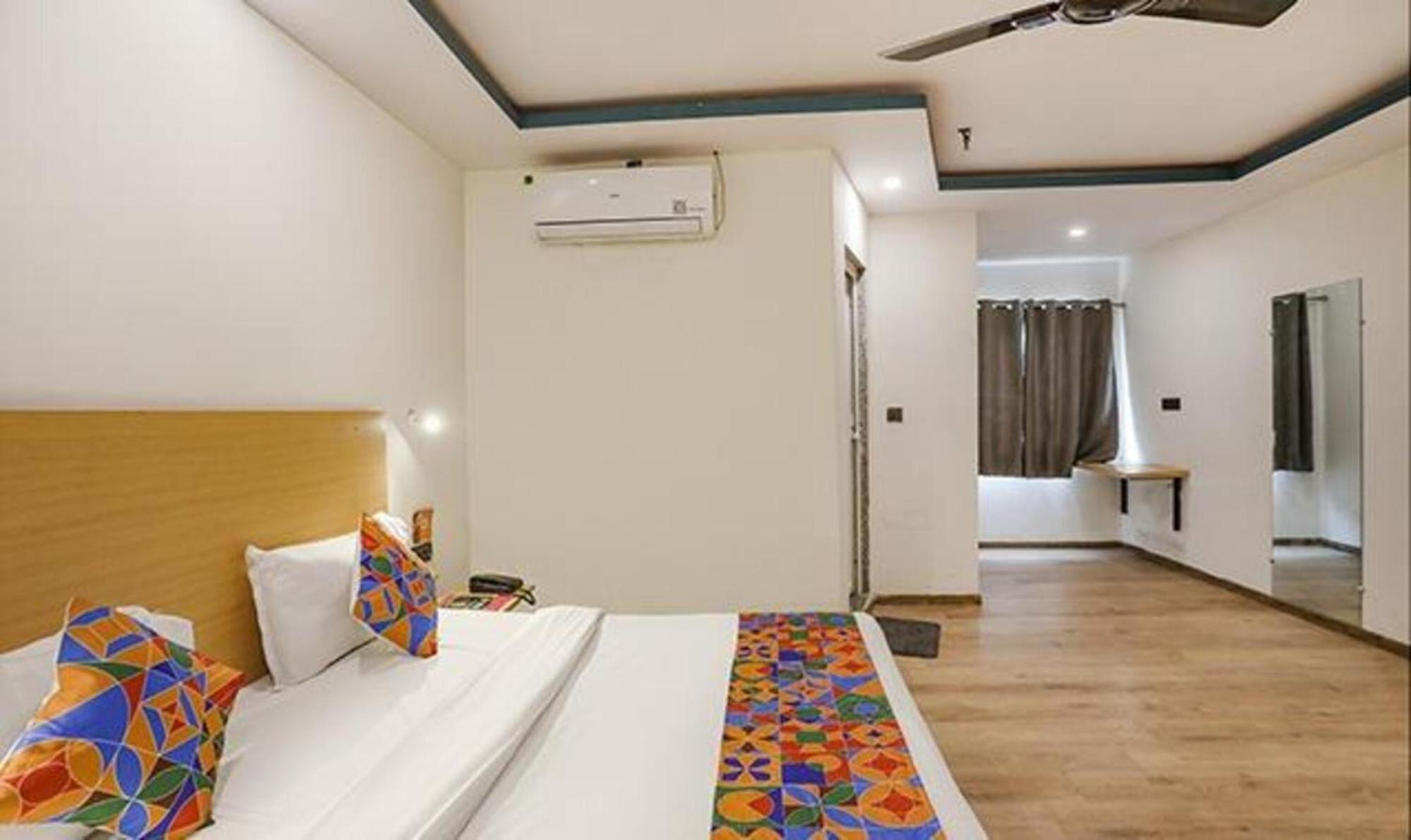 Fabhotel F9 Sector 58 Noida Esterno foto